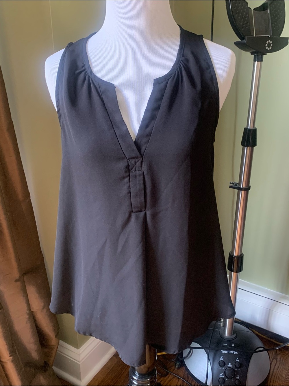 Lush Black Sleeveless Lightweight Flowy Blouse Sz S V Neck